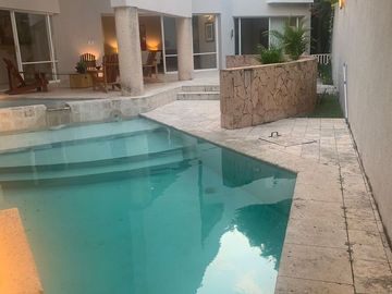 VENTA DE CASA DENTRO DE CIUDAD AL NORTE DE MERIDA, YUCATAN