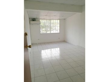 VENDO AMPLIA CASA EN LA FONTANA, CHANIS