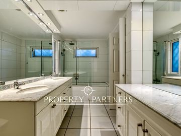 Iluminada casa en venta, La Reina