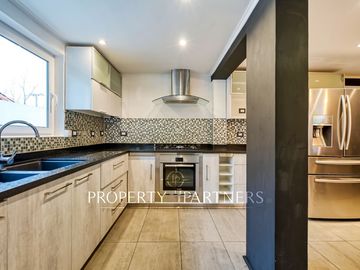 Iluminada casa en venta, La Reina