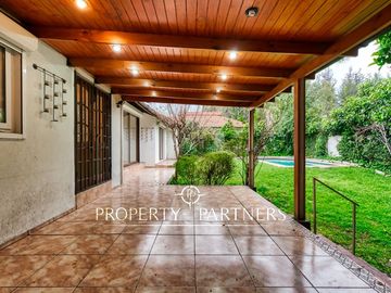 Iluminada casa en venta, La Reina