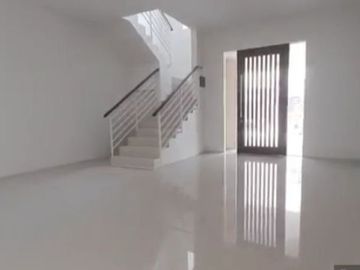 Dijual Rumah Baru Clover Hill Joglo Jakarta Barat - - Siap Huni & Dapat Subsidi PPN & Subsidi DP