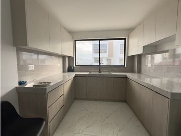 CASAS A ESTRENAR EN PORTÓN DEL SOL - MANTA