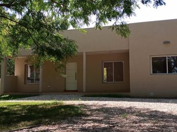 Casa a estrenar en Posada de los Lagos - Coronel Brandsen