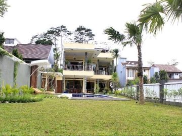 Rumah Siap Huni semi Villa Bandung Tengah Kota