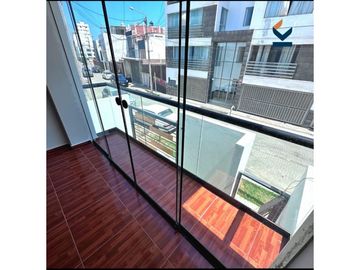 VENDO CASA EN URB SAN ISIDRO - SOL Y LUZ