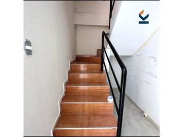 VENDO CASA EN URB SAN ISIDRO - SOL Y LUZ