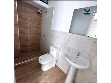 VENDO CASA EN URB SAN ISIDRO - SOL Y LUZ