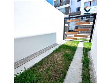 VENDO CASA EN URB SAN ISIDRO - SOL Y LUZ