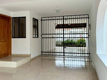 CASA EN VENTA BARRIO LA CASTELLANA|1543