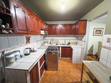 SE VENDE CASA COMERCIAL EN AVENIDA - CARABAYLLO