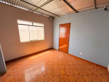 SE VENDE CASA COMERCIAL EN AVENIDA - CARABAYLLO