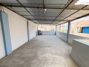 SE VENDE CASA COMERCIAL EN AVENIDA - CARABAYLLO