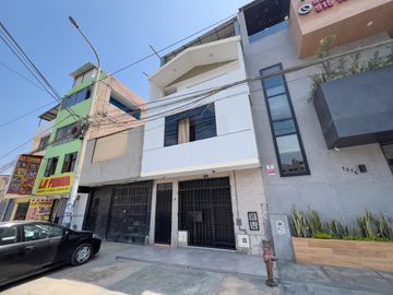 SE VENDE CASA COMERCIAL EN AVENIDA - CARABAYLLO
