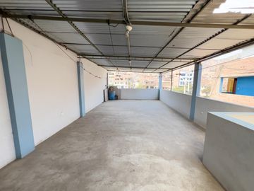 SE VENDE CASA COMERCIAL EN AVENIDA - CARABAYLLO