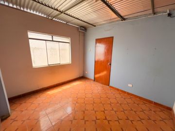 SE VENDE CASA COMERCIAL EN AVENIDA - CARABAYLLO