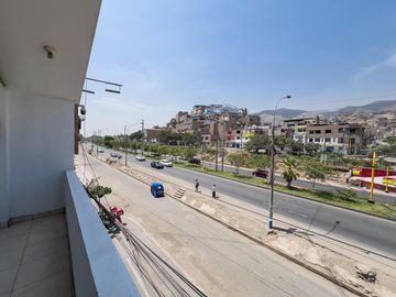 SE VENDE CASA COMERCIAL EN AVENIDA - CARABAYLLO