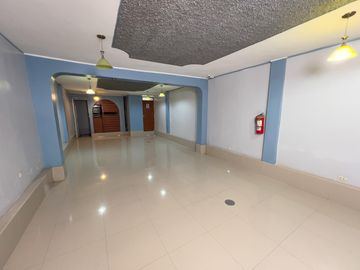 SE VENDE CASA COMERCIAL EN AVENIDA - CARABAYLLO