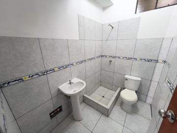 SE VENDE CASA COMERCIAL EN AVENIDA - CARABAYLLO