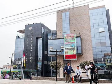 SE VENDE CASA COMERCIAL EN AVENIDA - CARABAYLLO