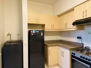 Rush Sale 3 bedrooms with balcony and clean title in Pasig Metro Manila.