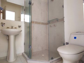 casa en arriendo en quinta bosch. Cod A29385