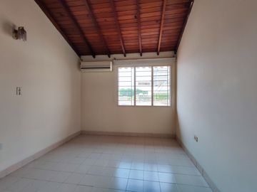 casa en arriendo en quinta bosch. Cod A29385