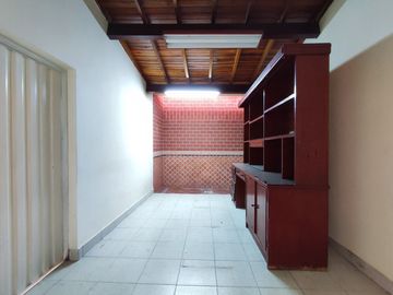 casa en arriendo en quinta bosch. Cod A29385