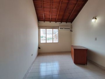 casa en arriendo en quinta bosch. Cod A29385