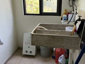 BOSQUE DE LA HERRADURA - CASA CON 6 DEPTOS - COMO TERRENO