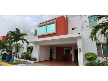 Casa en venta, fraccionamiento Hacienda Casa Blanca II; Villahermosa, Tabasco.