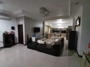 5 Bedroom House for sale