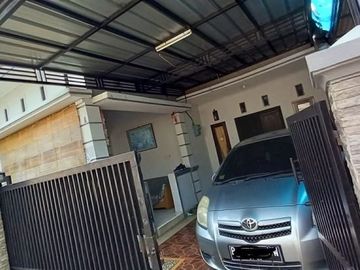 Rumah DiJual Asri Tanah Luas Lokasi Dekat Stasiun Depok