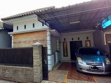 Rumah DiJual Asri Tanah Luas Lokasi Dekat Stasiun Depok