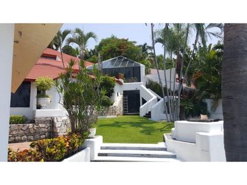 CASA EN VENTA A ORILLA DEL LAGO 