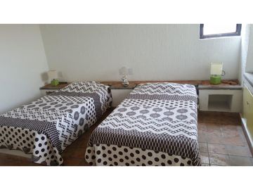 CASA EN VENTA A ORILLA DEL LAGO 