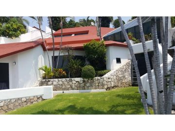 CASA EN VENTA A ORILLA DEL LAGO 