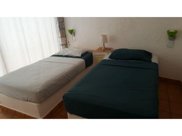 CASA EN VENTA A ORILLA DEL LAGO 