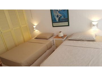 CASA EN VENTA A ORILLA DEL LAGO 