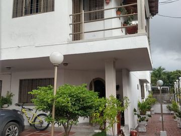 casa en venta en barrio blanco. Cod V10609