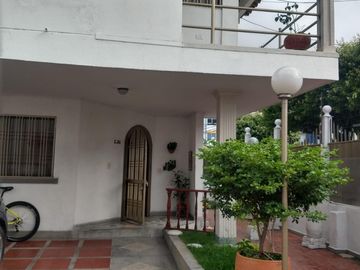 casa en venta en barrio blanco. Cod V10609
