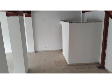 SE VENDE LOCAL CERCA DE VIA ESPAÑA PLANTA BAJA