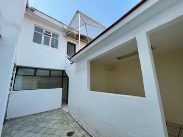 Se vende casa para remodelar en el Miraval