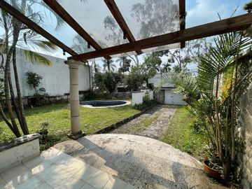 Se vende casa para remodelar en el Miraval