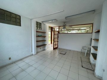 Se vende casa para remodelar en el Miraval