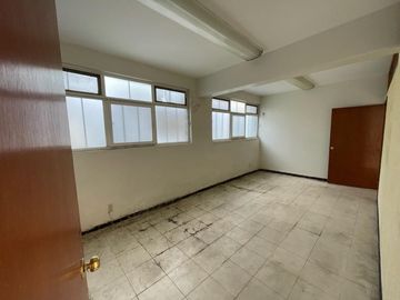 Se vende casa para remodelar en el Miraval