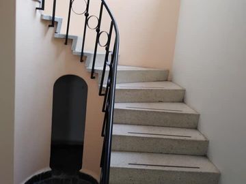 Se vende casa para remodelar en el Miraval