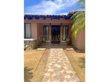 Oportunidad! Se Vende Hermosa Casa en Cubitá, Chitré