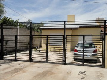 CASA al frente....A mts de Rotonda Ruta nac 228 y Frig. Anselmo