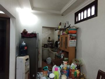 Rumah Margawangi Margacinta Cijawura Hilir di Buahbatu Bandung strategis bebas banjir